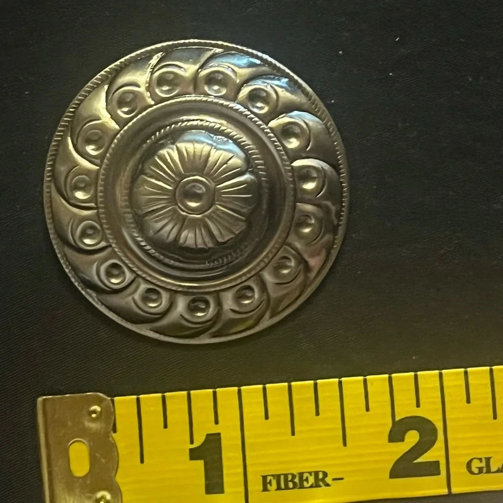 Vintage Silver Tone Scarf Clip with raised Floral center and scalloped edges
